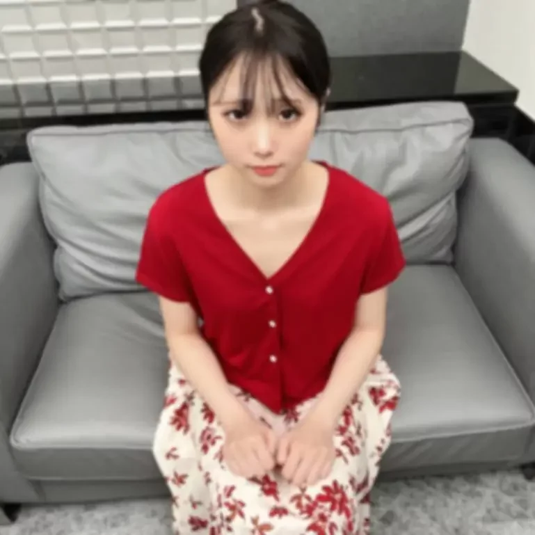 身の経験1人の純情むすめ。地元では味わえない恥ずかしがり屋でも抗えない固いチンポの刺激