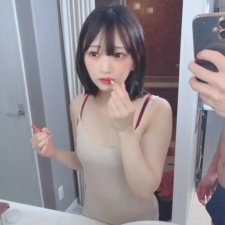 デビュー直前のアイドルが多忙な時期にクリスマス中出しパーティーを開催