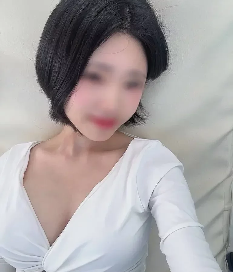 初撮りで人生初の中出し！大手企業のOLが戸惑いながらも遠距離の彼氏を裏切り濃厚SEX