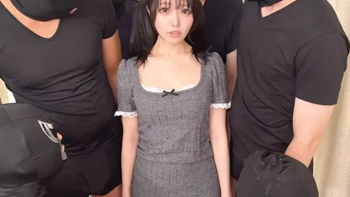 ナホ 堕ち。何度もちんぽで喉奥を突かれて恍惚な表情を浮かべるM才脳 潮吹き 髪コキ