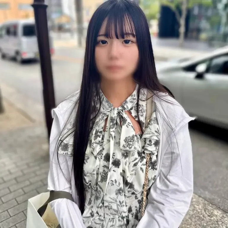 あの人は今…。消息不明のあの美女との思い出のエッチ。人のち〇ち〇で楽しそうに遊んでいた無邪気な彼女を生ハメで道具にしたことは一生忘れない。