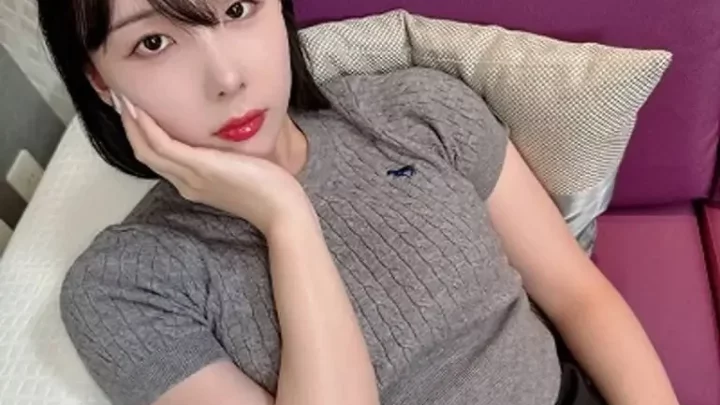 モデル顔負け173㎝高身長色白美ボディ美尻美脚才色兼備キャビンアテンダントゆうちゃんに大量中出しエッチ