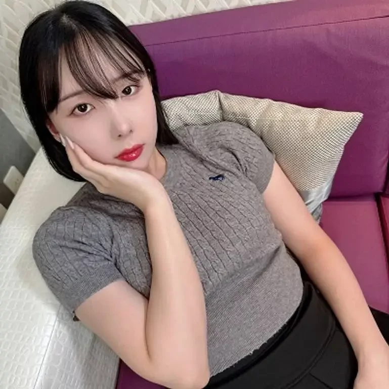 モデル顔負け173㎝高身長色白美ボディ美尻美脚才色兼備キャビンアテンダントゆうちゃんに大量中出しエッチ