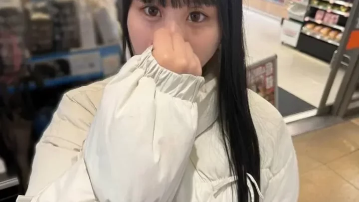 清楚な見た目なのにズポズポおしゃぶりフェラに生中出しで連発が止められない！