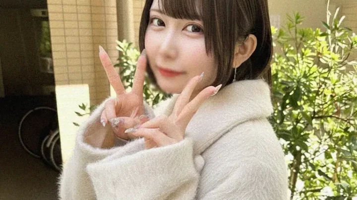初撮影で超緊張…就活中の清楚系大学生、ピンクおまん突きまくり奥まで大量中出し