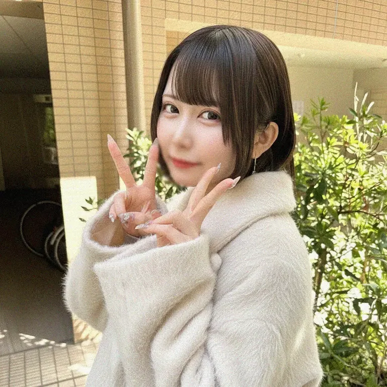 初撮影で超緊張…就活中の清楚系大学生、ピンクおまん突きまくり奥まで大量中出し