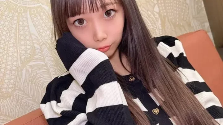 Iカップ爆乳おっぱい美脚れなちゃん 見つめながらのWフェラで暴発寸前連続中出し