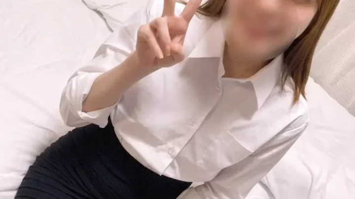 事帰りに他人チンポにご奉仕　後ろから巨根で何度も突かれて熱々の精液を注ぎ込まれる