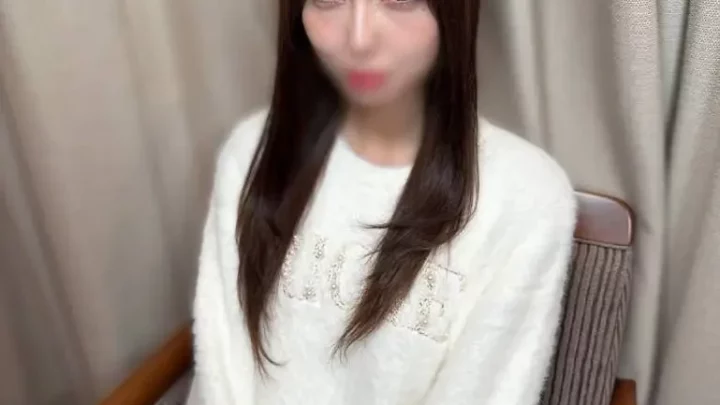 ご奉仕気質。アナルを舐め、頭を摑まれダブルピース。孕ませ覚悟の大量中出し。特典あり