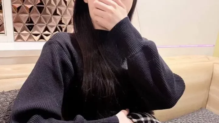 裏の顔はまさかのプレイ活動。スレンダー敏感ボディに激ピストンで連続絶頂キツマン中出し